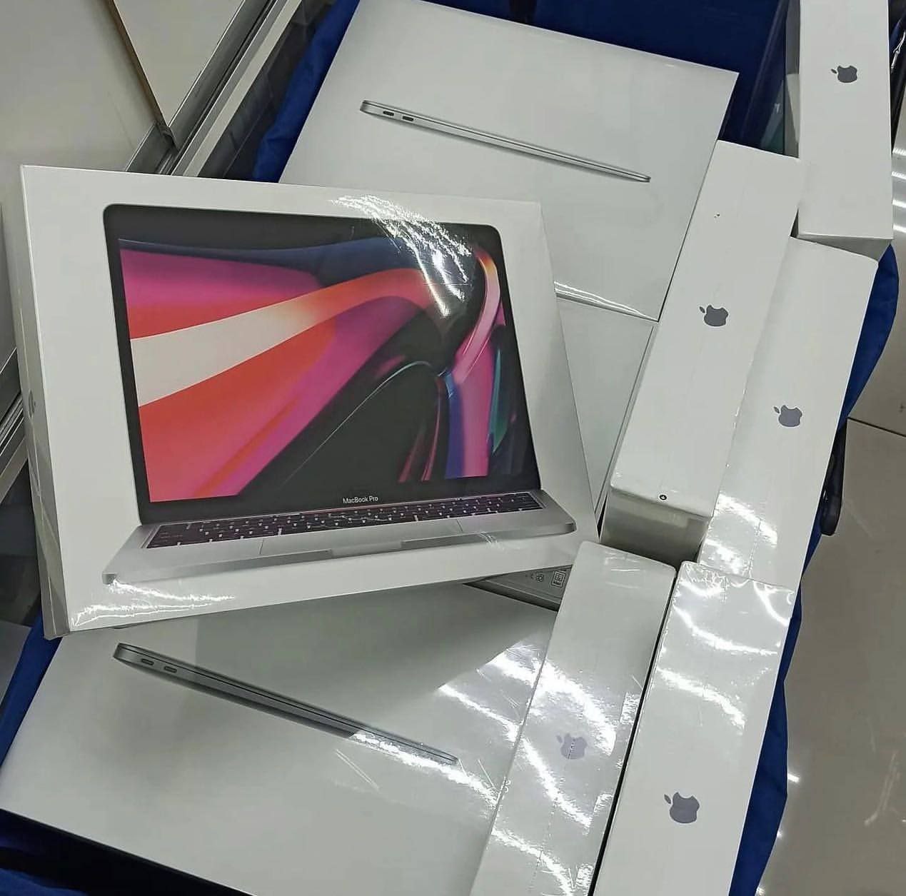 MacBook Pro - Image 2